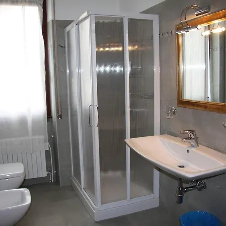 Апартаменты Trilocale In Centro Con Giardino *