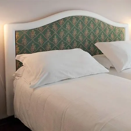 Апартаменты Trilocale In Centro Con Giardino *