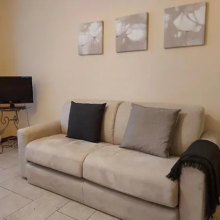 Trilocale In Centro Con Giardino Apartment