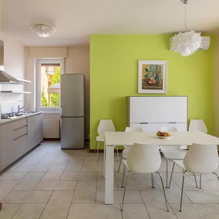 Apartmán Trilocale In Centro Con Giardino *