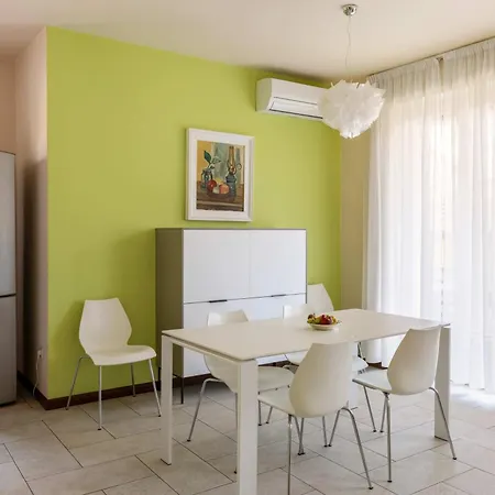 Trilocale In Centro Con Giardino דירה באוונו