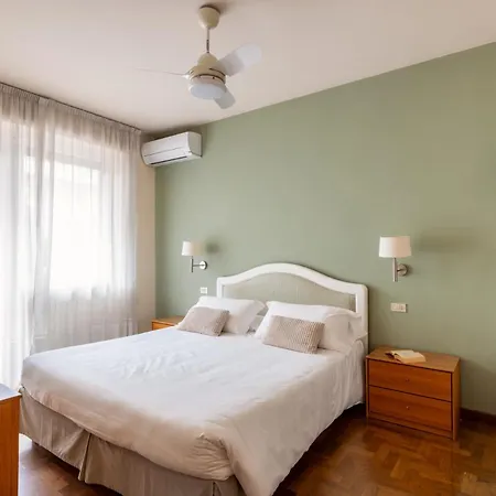 Apartment Trilocale In Centro Con Giardino *